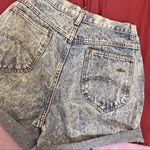 chic Pants - Vintage Medium Acid Wash High Waisted Mom Shorts